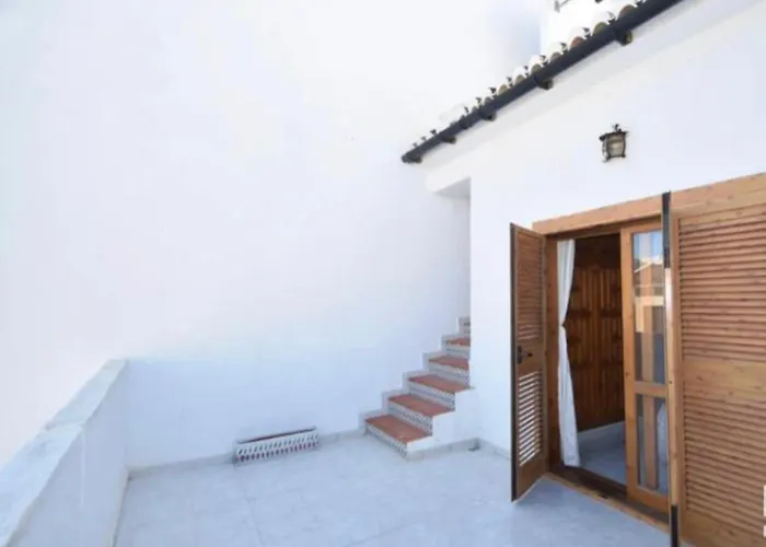 Casasquesada Nyaraló *